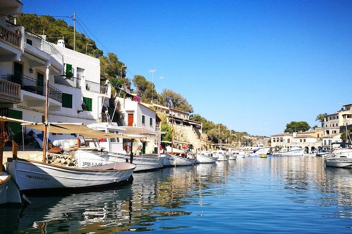 Boat tour from Cala Figuera to Caló del Moro and S´Almonia
