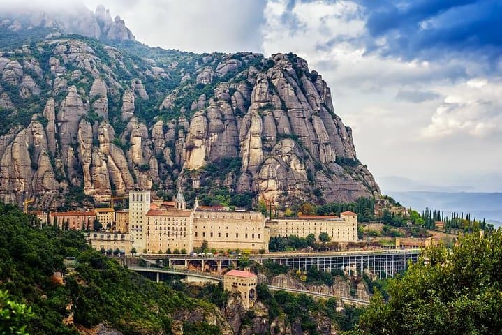 Private Day Trip from Barcelona to Montserrat