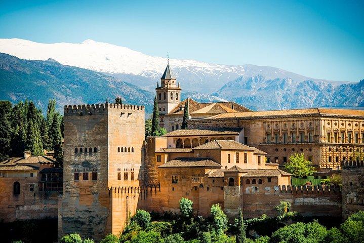 Alhambra, Nasrid Palaces, Generalife & Alcazaba Private Tour