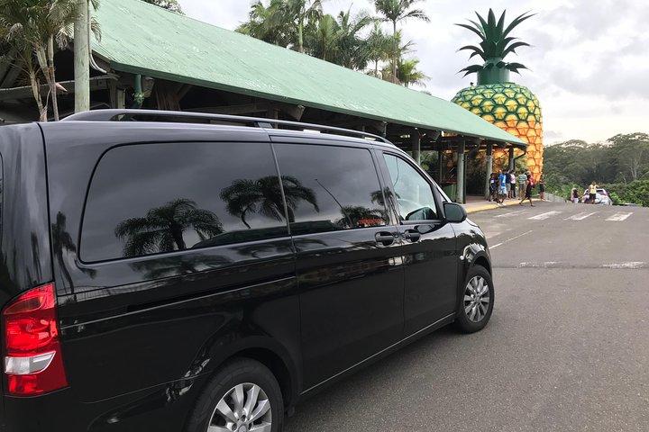 Private Transfer from Sunshine Coast Airport to Noosa 7 seater + Luggage Trailer