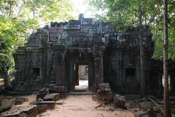 2-Day Angkor Wat & Tonle Sap Tour