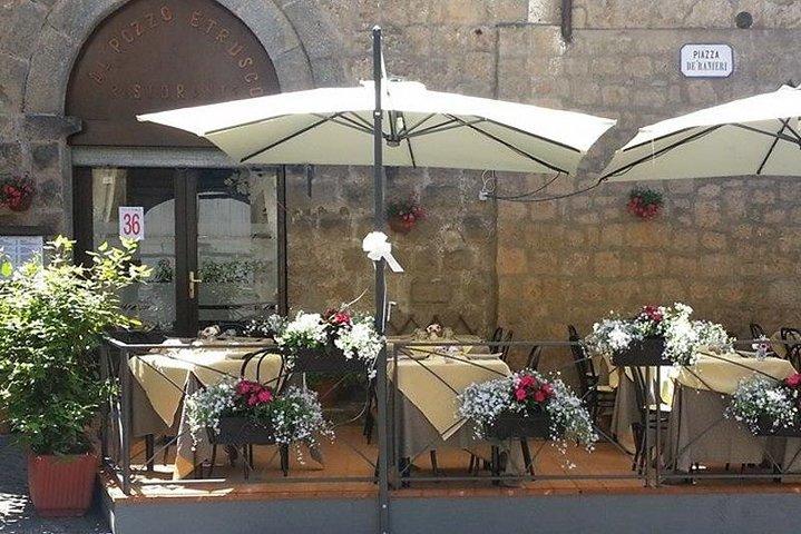 Private Transfer: Florence to Rome with Stop in Orvieto