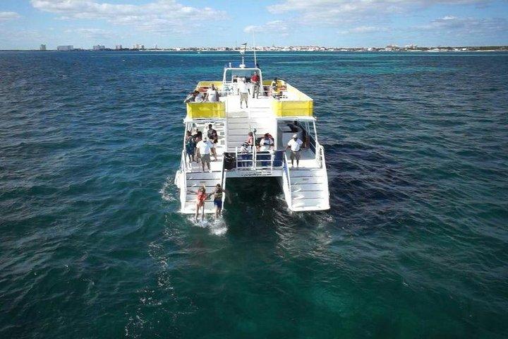 Catamaran Sailing Adventure Isla Mujeres Unlimited + Transfer From Cancun