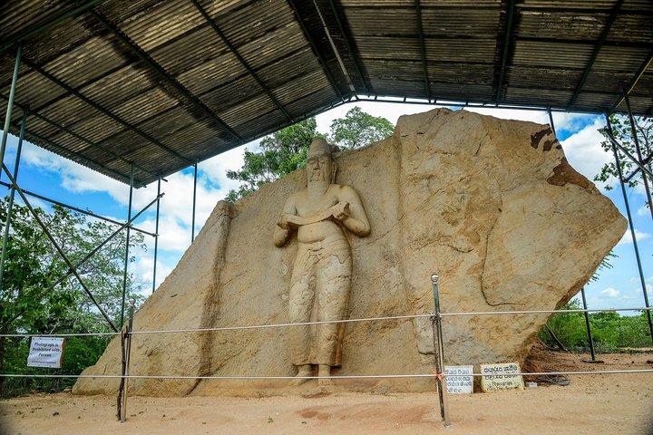 Day Tour from Dambulla to Sigiriya or Pidurangala & Polonnaruwa