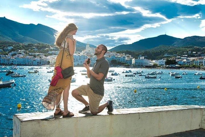 Private Photo Session with a Local Photographer in Sitges