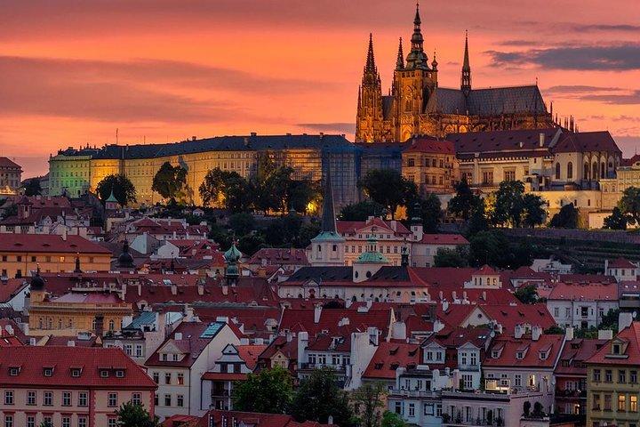 Private Transfer, Berlin to Prague with 2h of Sightseeing