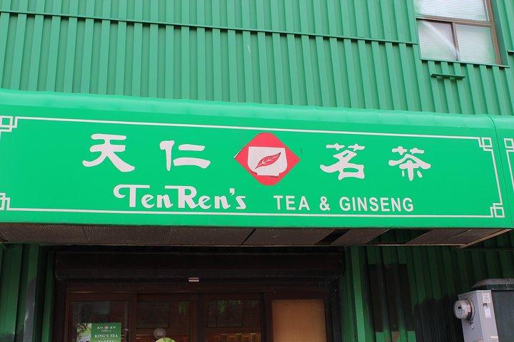 Small-Group Toronto Kensington Market and Chinatown Walking Tour
