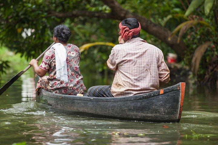 Private Overnight Alleppey Houseboat Cruise from Kochi