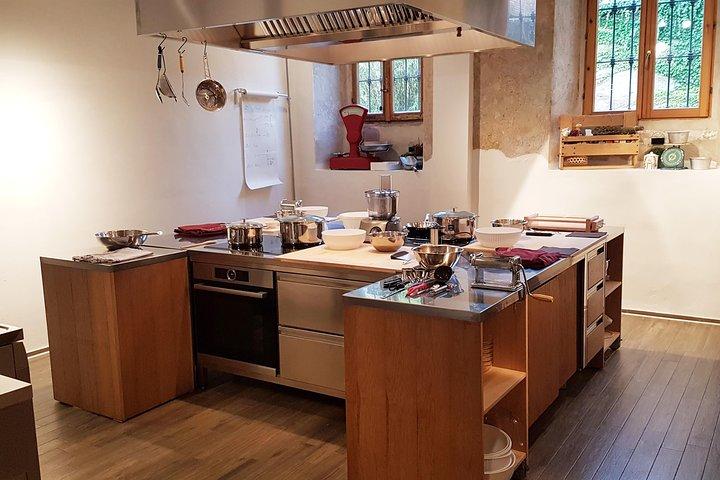 The Art of Making Pizza-Cooking Class in Unique Location with Italian Pizzachef