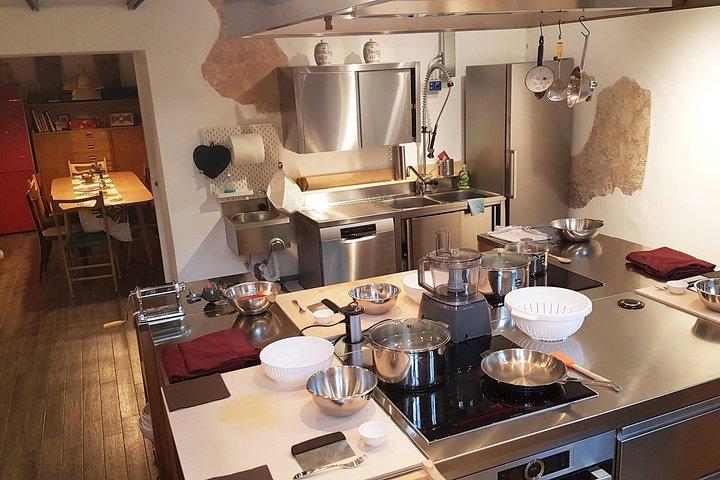 The Art of Making Pizza-Cooking Class in Unique Location with Italian Pizzachef