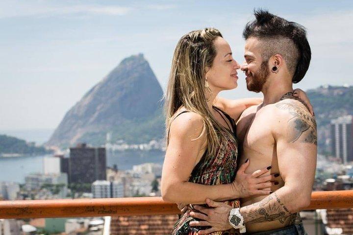 Private Photo Session with a Local Photographer in Copacabana