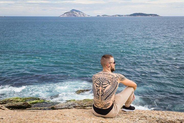 Private Photo Session with a Local Photographer in Copacabana