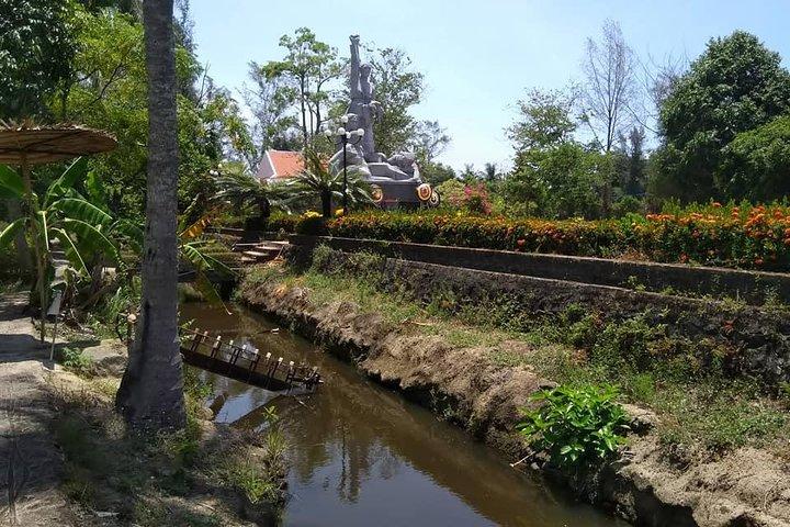Private Day Trip To Visit MY LAI MASSACRE from Hoi an or Da Nang City
