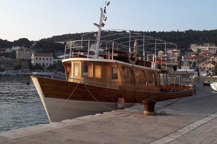Dubrovnik Elafiti Islands Cruise with Lunch, Drinks and Pickup