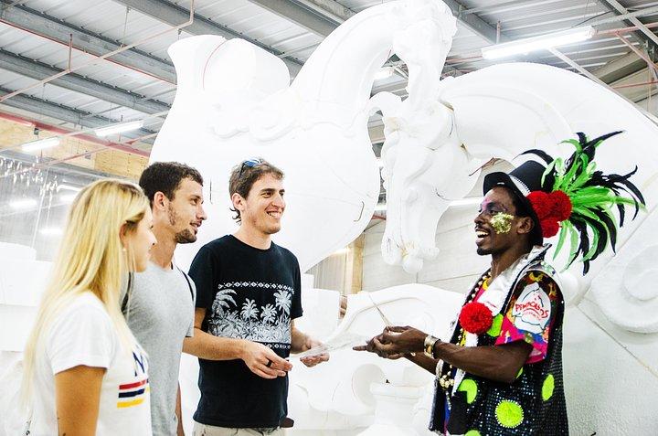 Carnaval Experience: Backstage Tour at Samba City with Cocktail
