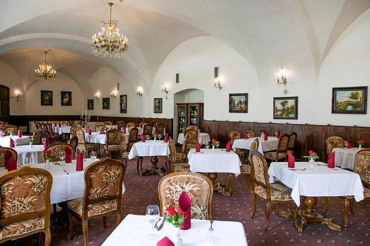 2-Day Hluboka and Cesky Krumlov Tour from Prague