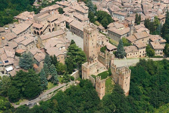 Violin museum, Stradivari + medieval villages, tour from Milan