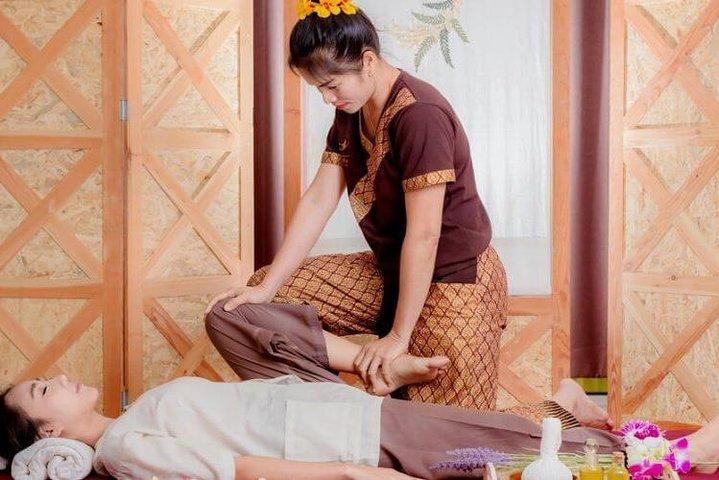 Cambodia Traditional Massage 60minute Free Pick up Service