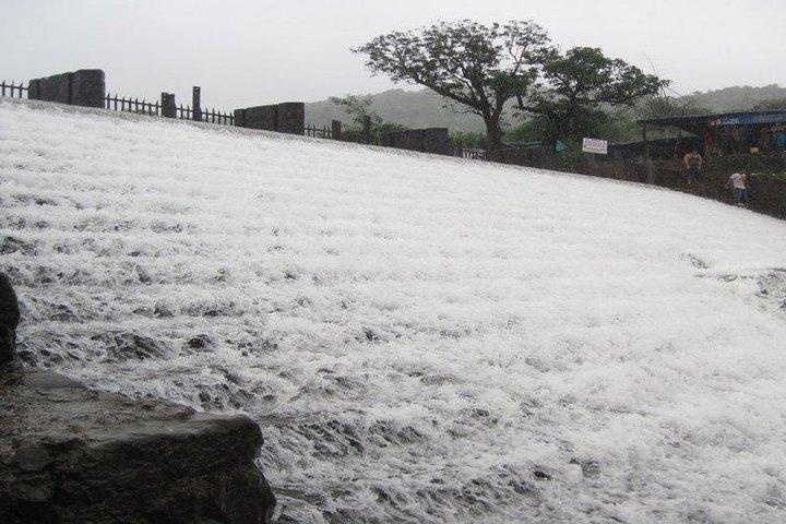 Pune to Lonavala Guided Tour in Private Vehicle