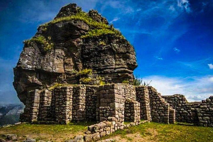 Waqrapukara Trek (Excursión día completo)