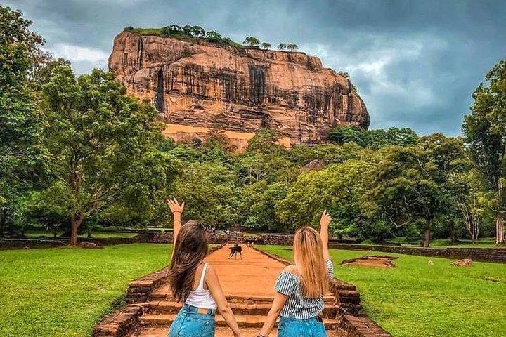 Private Sigiriya & Dambulla Day Tour From Colombo