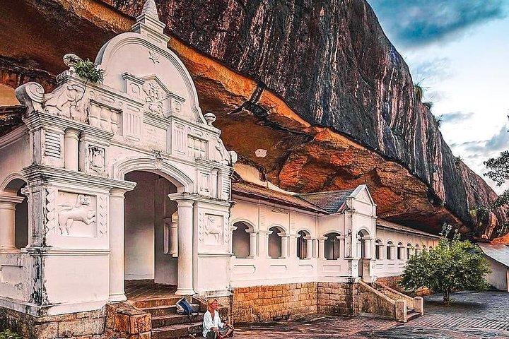 Private Dambulla & Kaudulla National Park Day Tour From Colombo