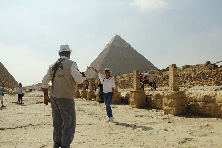 Private Giza Pyramids, Sphinx & GEM Tour with Egyptologist