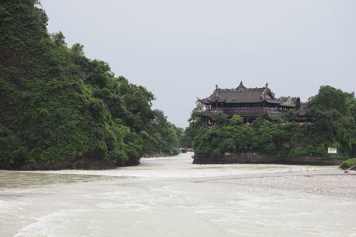 Dujiangyan Irrigation and Mt.Qingcheng 1 day private tour