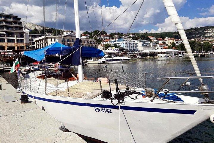 Superb Black Sea Yacht Picnic with Food & Drinks