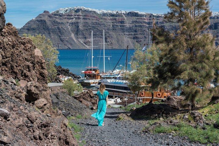 Full Day Boat Tour to Caldera Islands & Sunset in Oia by bus