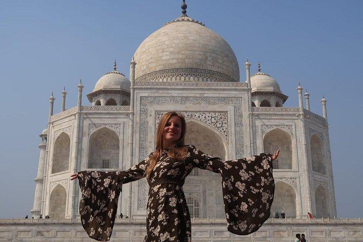 TajMahal And Agra Fort Same Day Tour from Delhi by Car