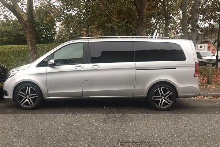 Private transfers from London Heathrow to Southampton via Windsor