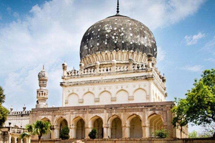 Private Half-Day Tour: Golconda Fort and Qutb Shahi Tombs from Hyderabad