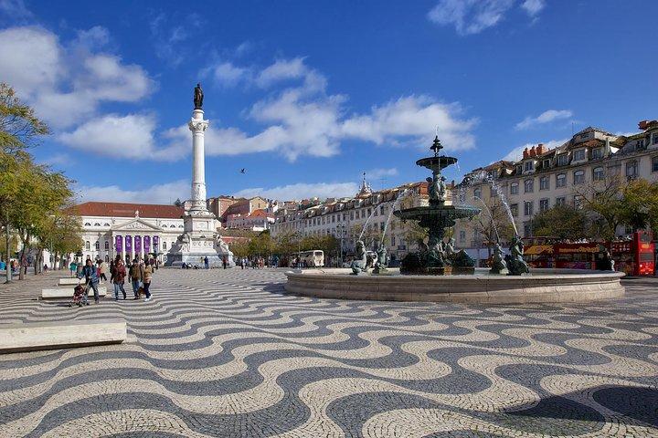 Private 4-hour Walking Tour of Lisbon with official tour guide