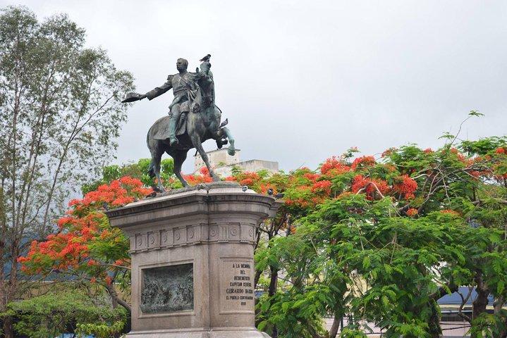 City Tour and El Boquerón National Park with Pupusa Tasting