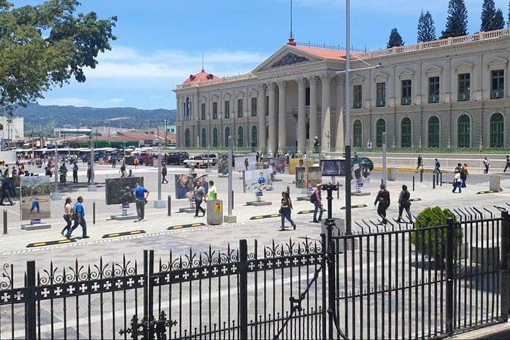 Half Day Walking Tour in Downtown San Salvador & Pupusas Tasting
