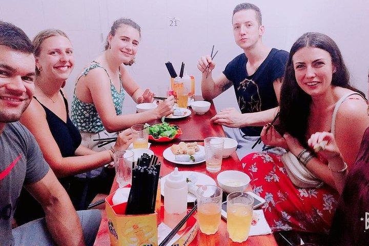HANOI INCREDIBLE STREET FOODIE TOUR (Enjoy traditional Cuisine as the local)