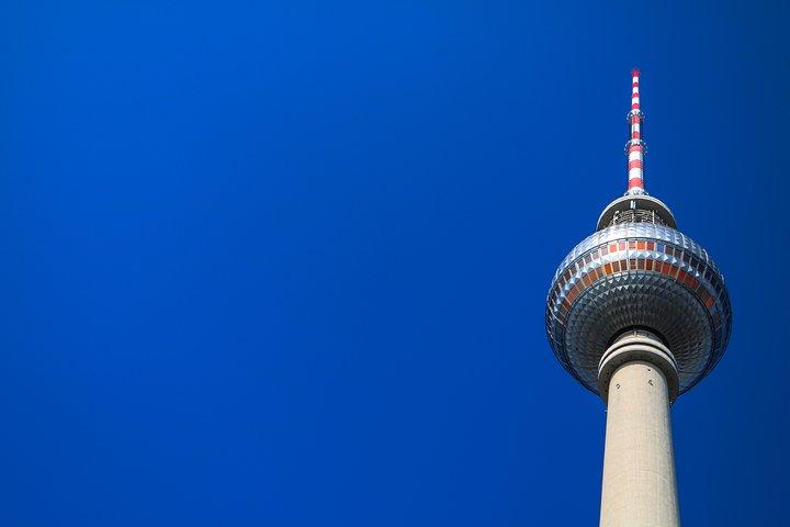 Private Scenic Transfer from Prague to Berlin with 4h of Sightseeing