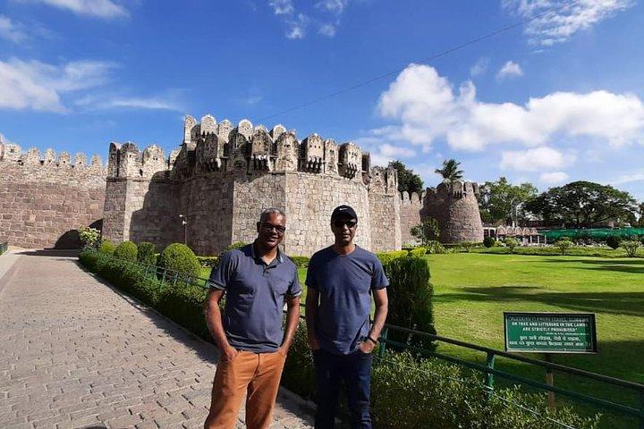 Private tour of Hyderabad with lunch for a cultural immersion