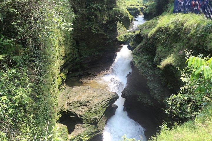 Pokhara Escapade: An Unforgettable Day of Hiking & Sightseeing