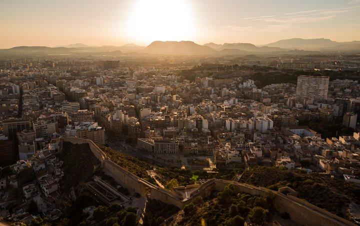 Alicante Evening Tapas & Wine Tour with Local Guide