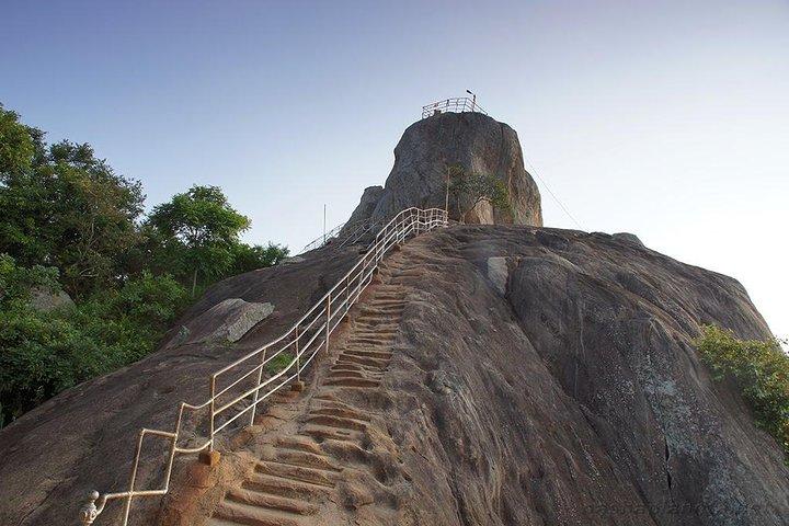 Day Trip to Anuradhapura and Mihinthalaya From Trincomalee