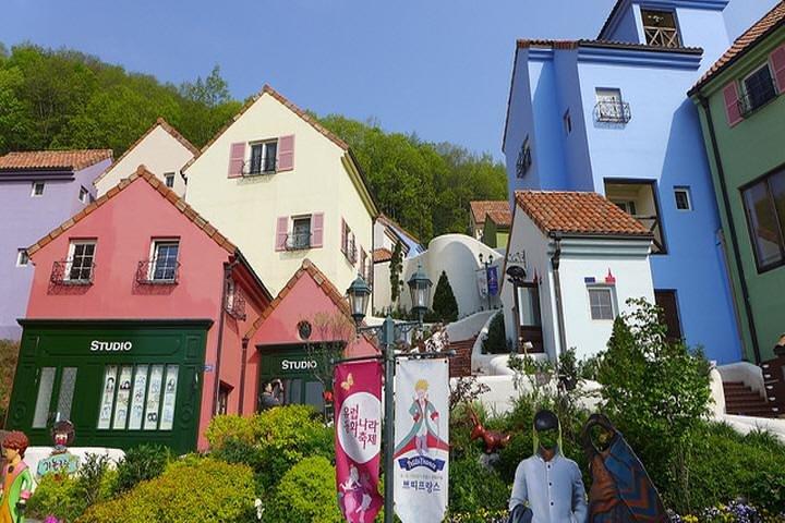Day Tour to Gangchon Rail Bike Nami Island and Petite France