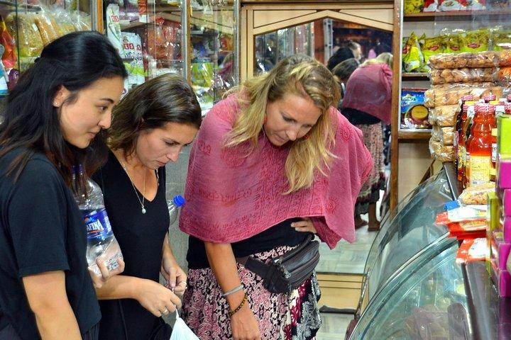 Food Tour and Eat like Locals
