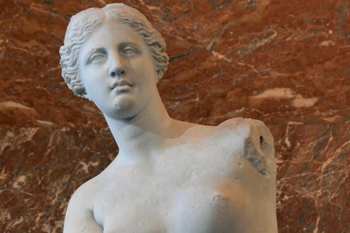Louvre Private Tour in Paris with Entry Tickets