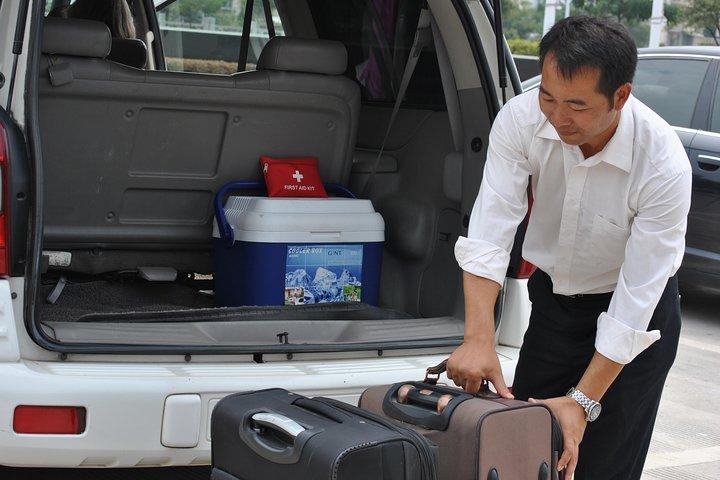 Private Transfer: Chongqing Jiangbei Airport (CKG) to Chaotianmen Cruise Pier