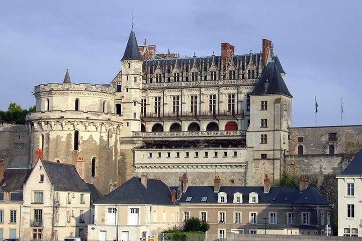 Loire Valley private one full day tour, with Round Trip Train Tickets From Paris