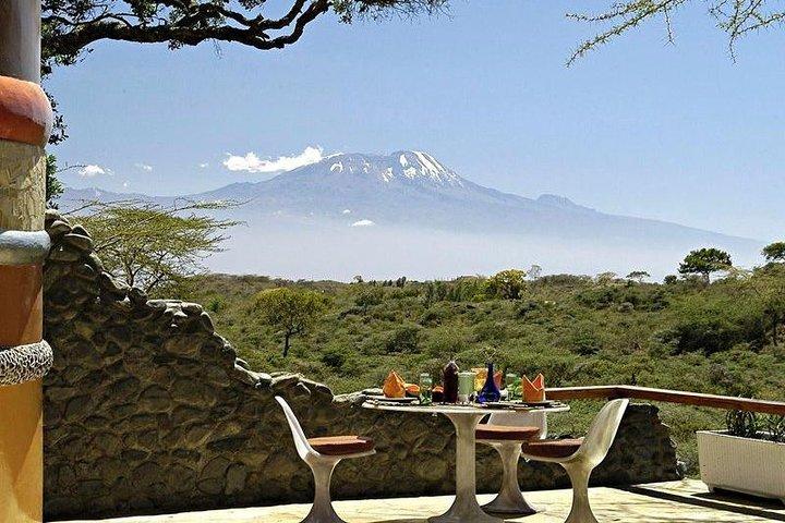 4 Days Private Safari Ngorongoro Crater,Tarangire, Manyara, Arusha National Park