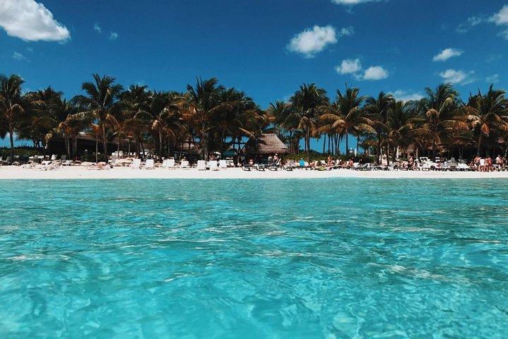 Catamaran Pleassure to Isla Mujeres with open bar & buffet lunch