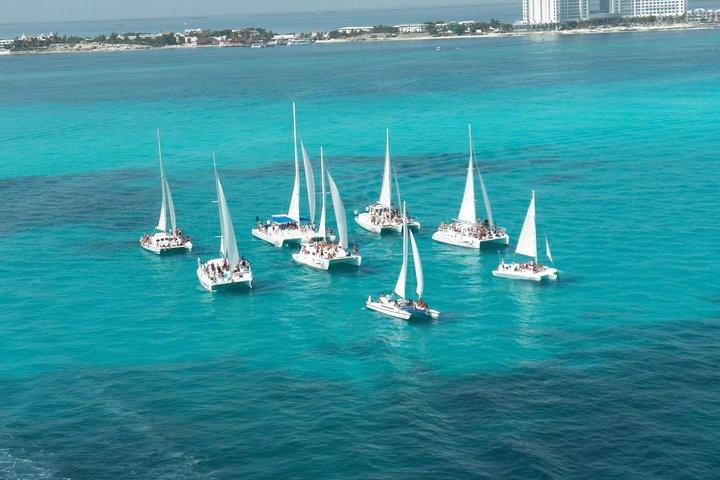 Catamaran Pleassure to Isla Mujeres with open bar & buffet lunch